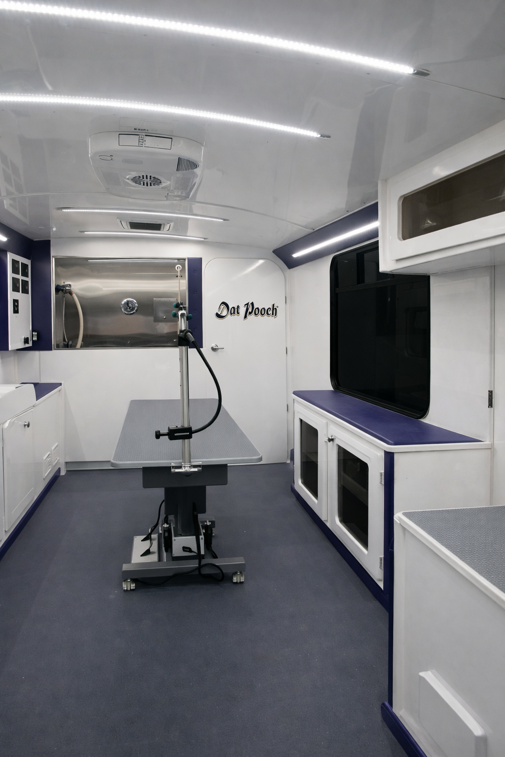 Dat Pooch mobile grooming van interior